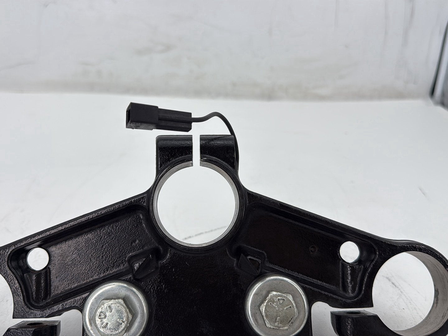 2014 Harley Electra Glide Touring CVO Screamin Eagle OEM Front Fork Upper Triple Tree Clamps