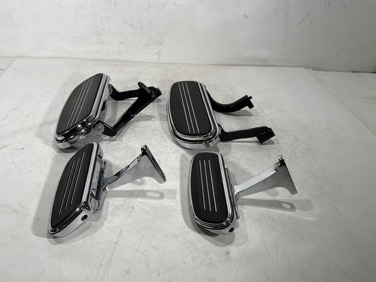 10 Harley Street Glide Touring FLHX OEM LH RH Driver & Pass Floorboard Foot Rest