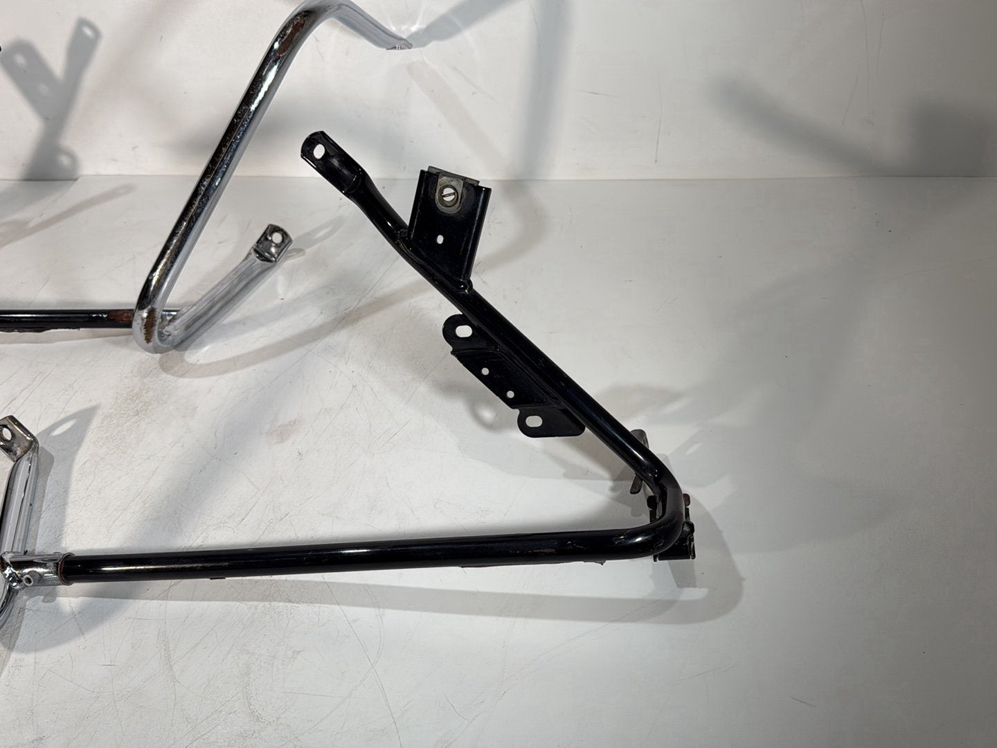 2008 - 2016 Harley-Davidson Touring Electra Glide Ultra Rear Left Right Saddlebag Guard Rails Bar 	49194-09A