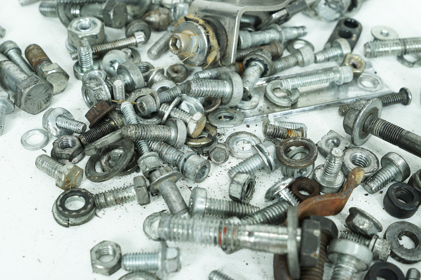 1999 - 2006 Harley-Davidson Touring Electra Ultra Hardware Bolts Nuts & Brackets