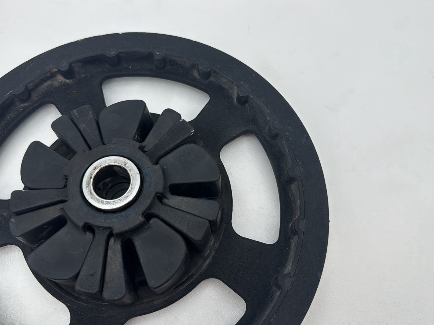 2011 Harley Road King Touring Classic OEM Rear Driver Pulley Sprocket 68T 1"