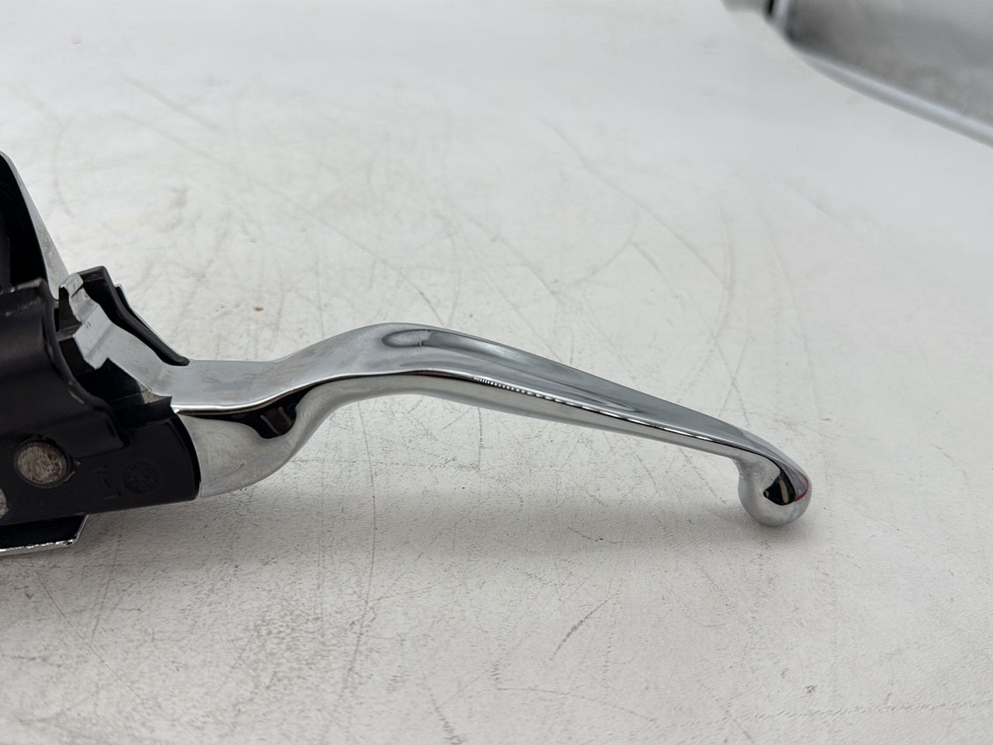 2000 Harley Dyna FXDWG Wide Glide OEM Front Right Brake Lever Master Cylinder