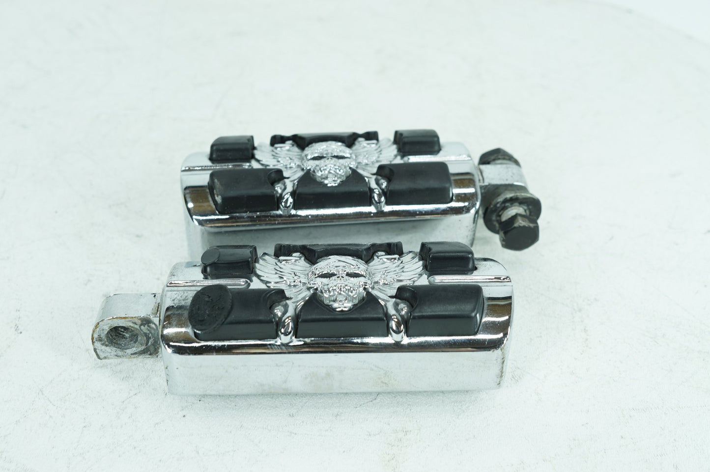 2000 - 2006 Harley-Davidson Softail Deuce Left & Right Step Foot Rest Pegs B07NVXY9VR