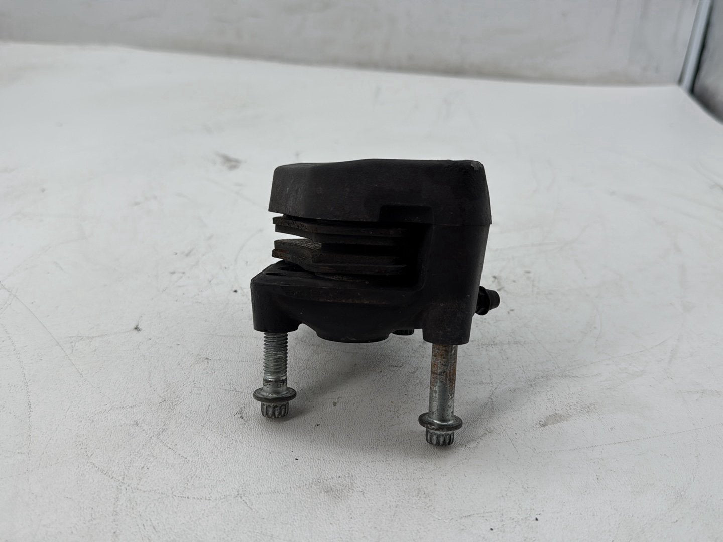2006 Harley Touring FLHTCI Electra Glide Classic OEM Front Left 1 Brake Caliper