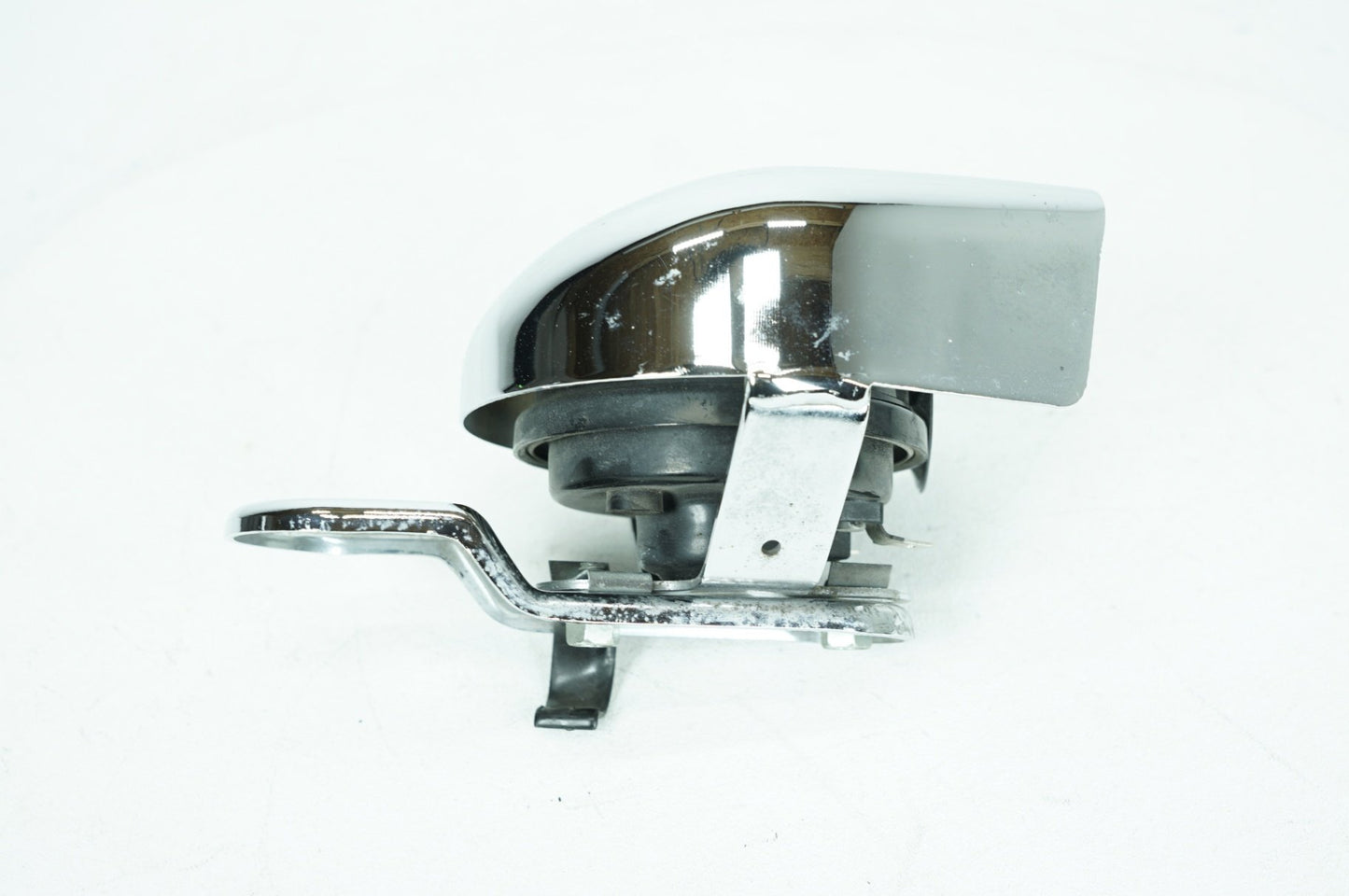 2000 - 2006 Harley-Davidson Touring CVO Screamin Eagle Road King Horn Signal Klaxon Chrome Cover 69012-93A