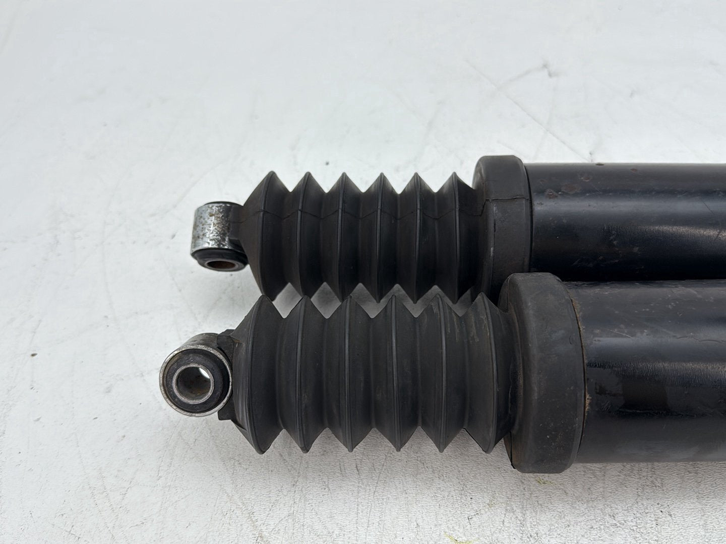 1996 Harley Electra Glide Touring FLHT OEM Rear Left Right Shock Absorbers