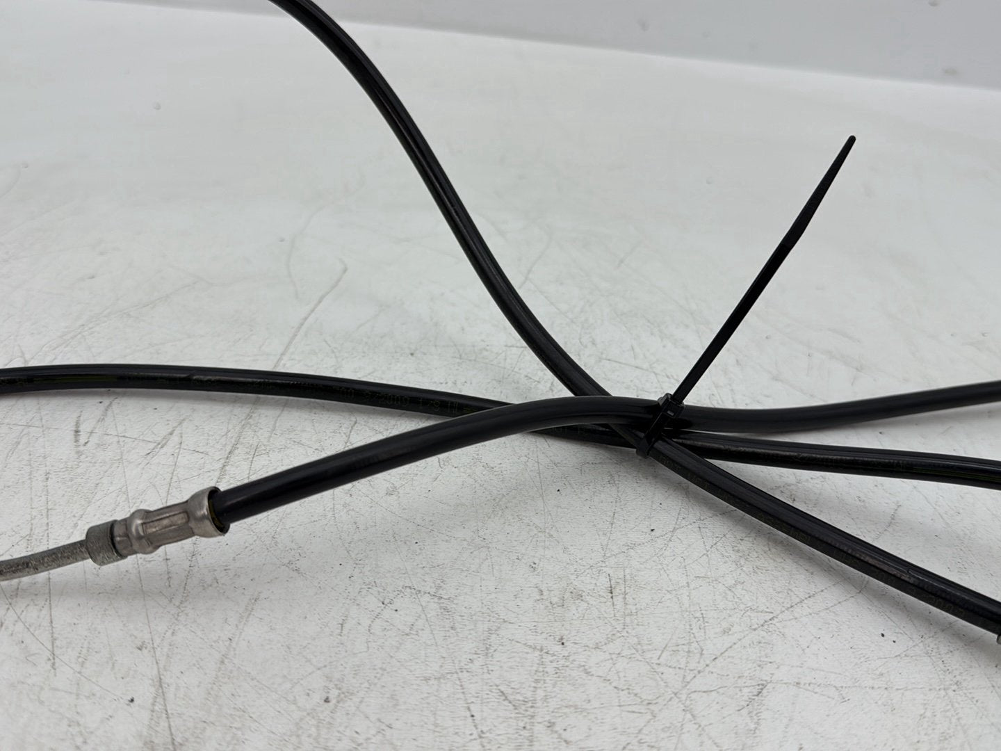 2007 Harley Touring FLHTCU Electra Glide Ultra OEM Front Brake Hose Line Pipe