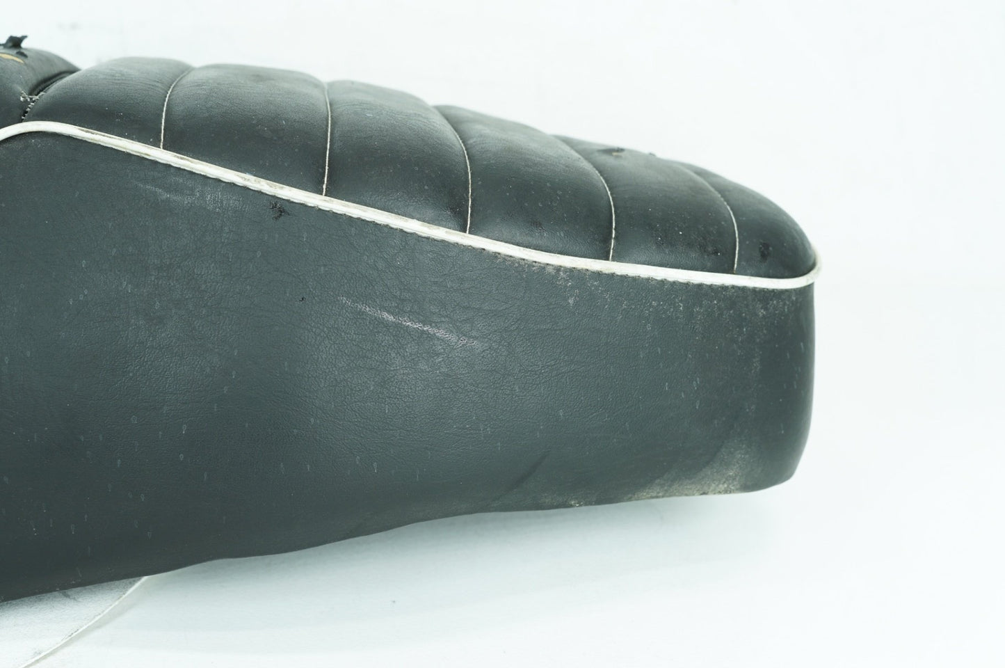 1999 - 2006 Harley-Davidson Touring Road King Passenger Rider Driver Seat Saddle 52314-04