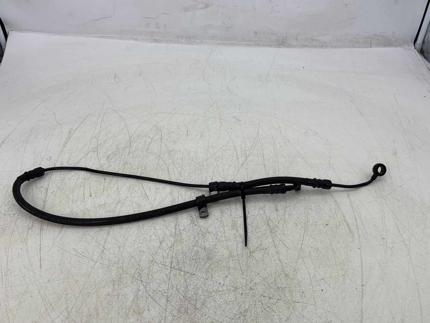 2004 Harley Dyna Super Glide FXDI OEM Front Brake Hose Line Pipe