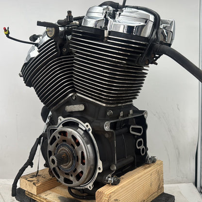 2018 Harley Electra Glide Touring Ultra FLHTCU OEM EFI Milwaukee M8 107 Engine Motor