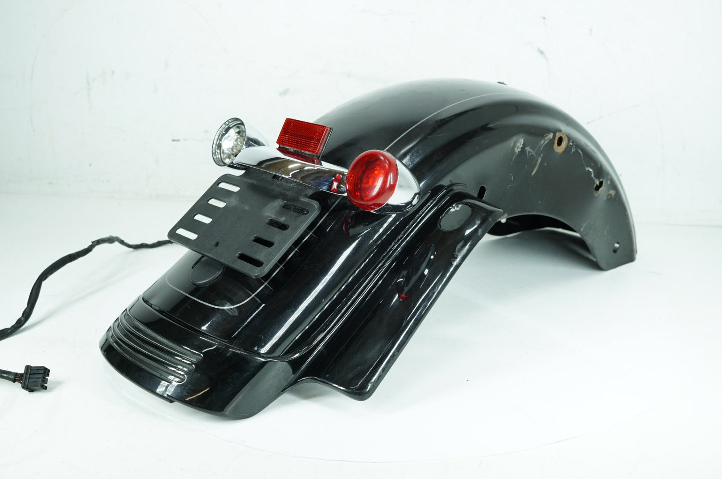 2000 - 2006 Harley-Davidson Touring Electra Ultra Rear Wheel Fender & Turn Signals Bar 58702-02B