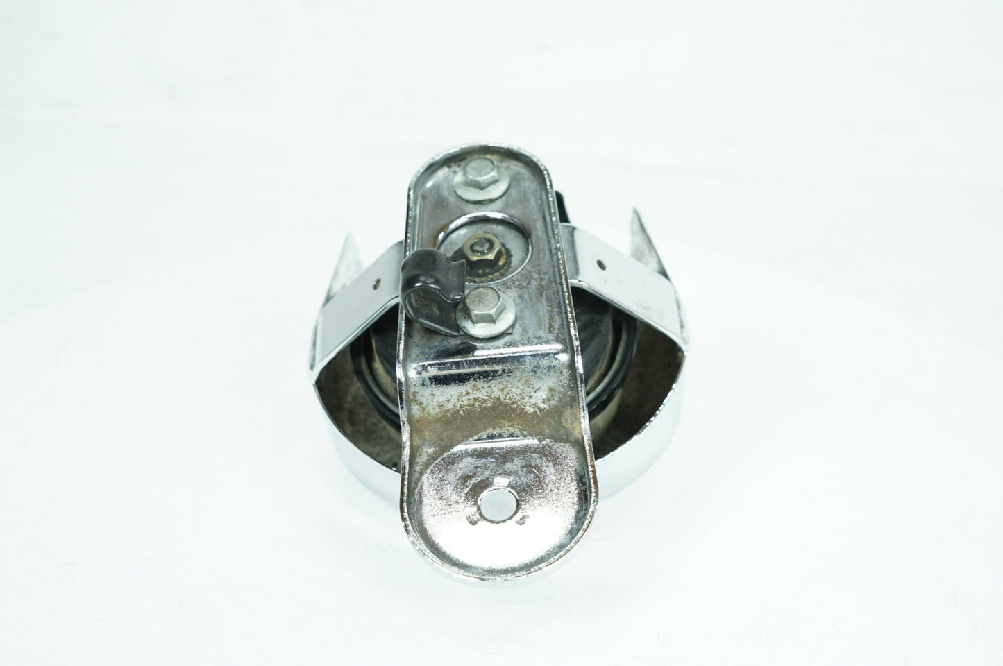 1999 - 2006 Harley-Davidson Dyna Low Rider Horn Signal Klaxon Chrome Cover 69012-93A