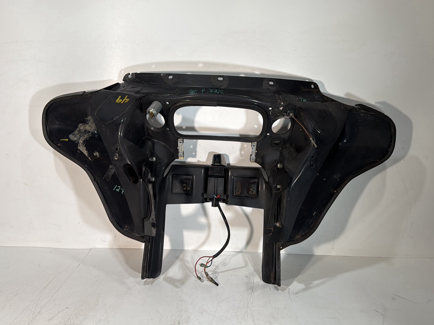 1984 - 1998 Harley-Davidson Touring Electra Glide Classic Front Inner Batwing Fairing Cover w/ Ignition Switch Lockset NOKey