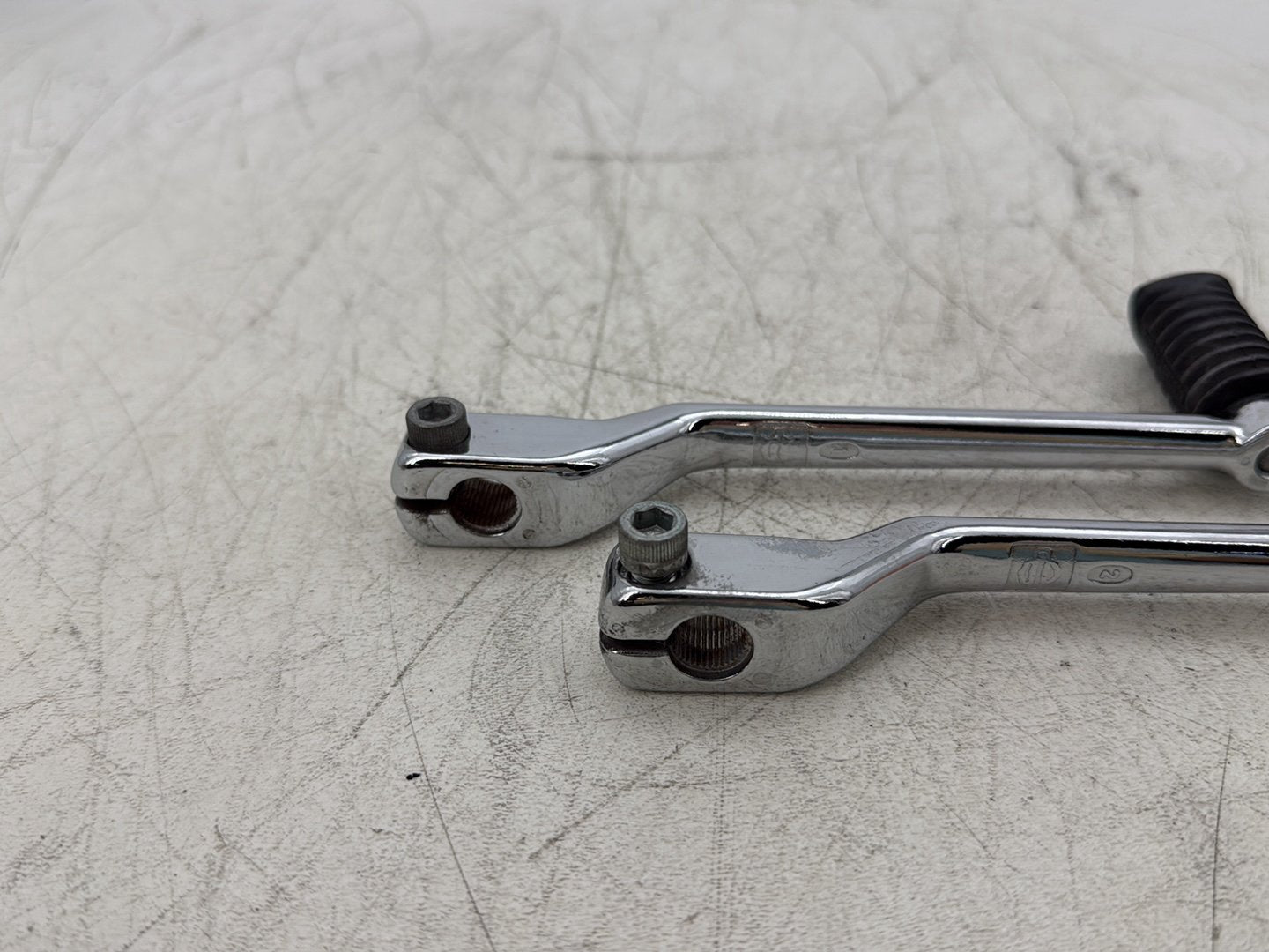 2007 Harley Electra Glide Touring Ultra OEM Gear Shifter Lever Pedal Pedals