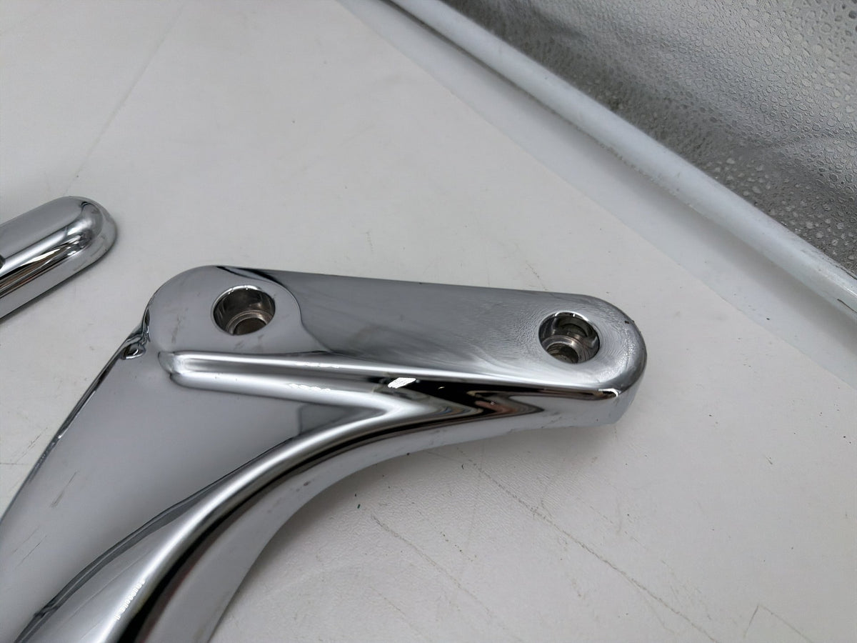 01 Harley Softail Deuce OEM Rear Left Right Fender Struts Bracket & Turn Signal