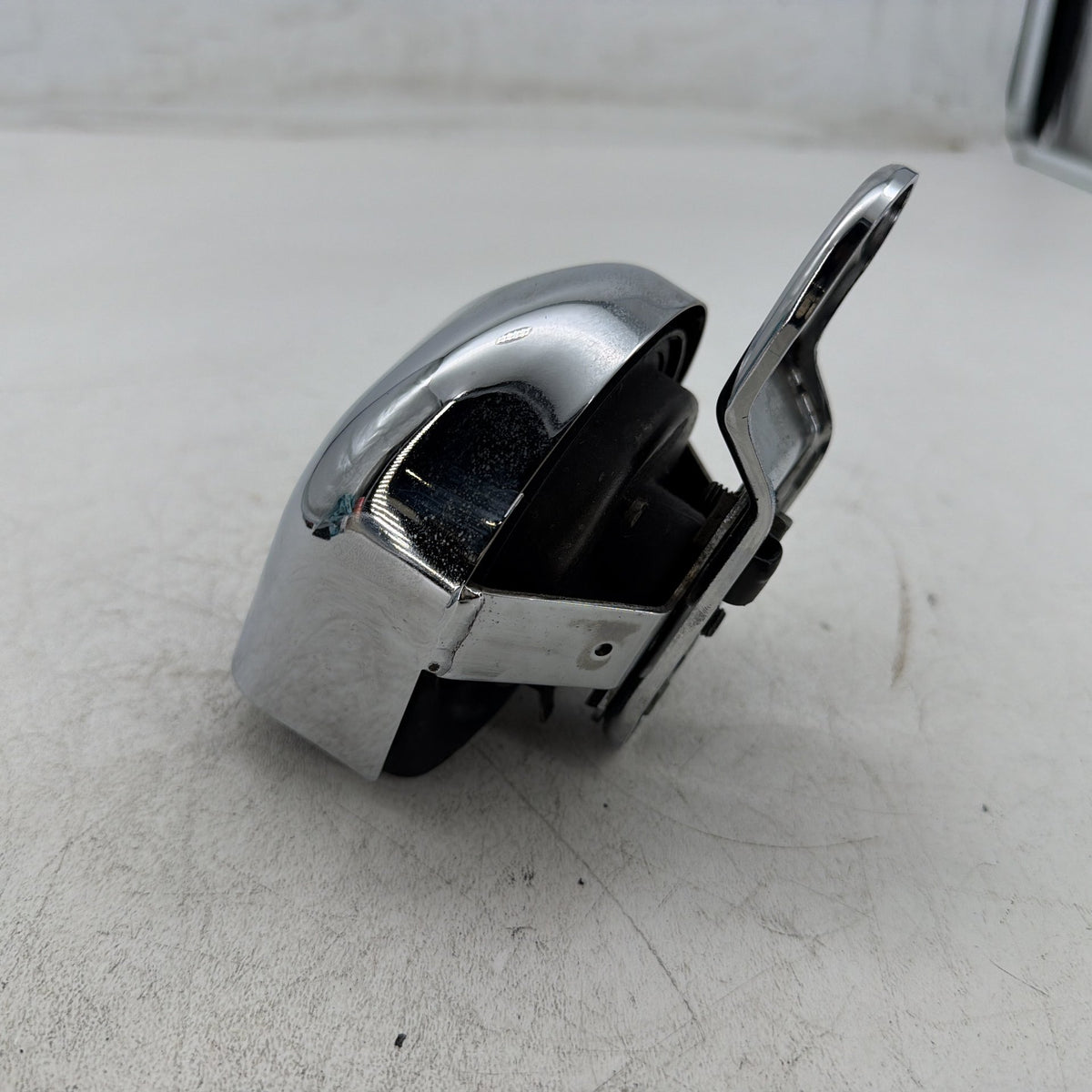 1993 Harley Electra Glide Touring Sport OEM Horn Signal Klaxon Chrome Cover