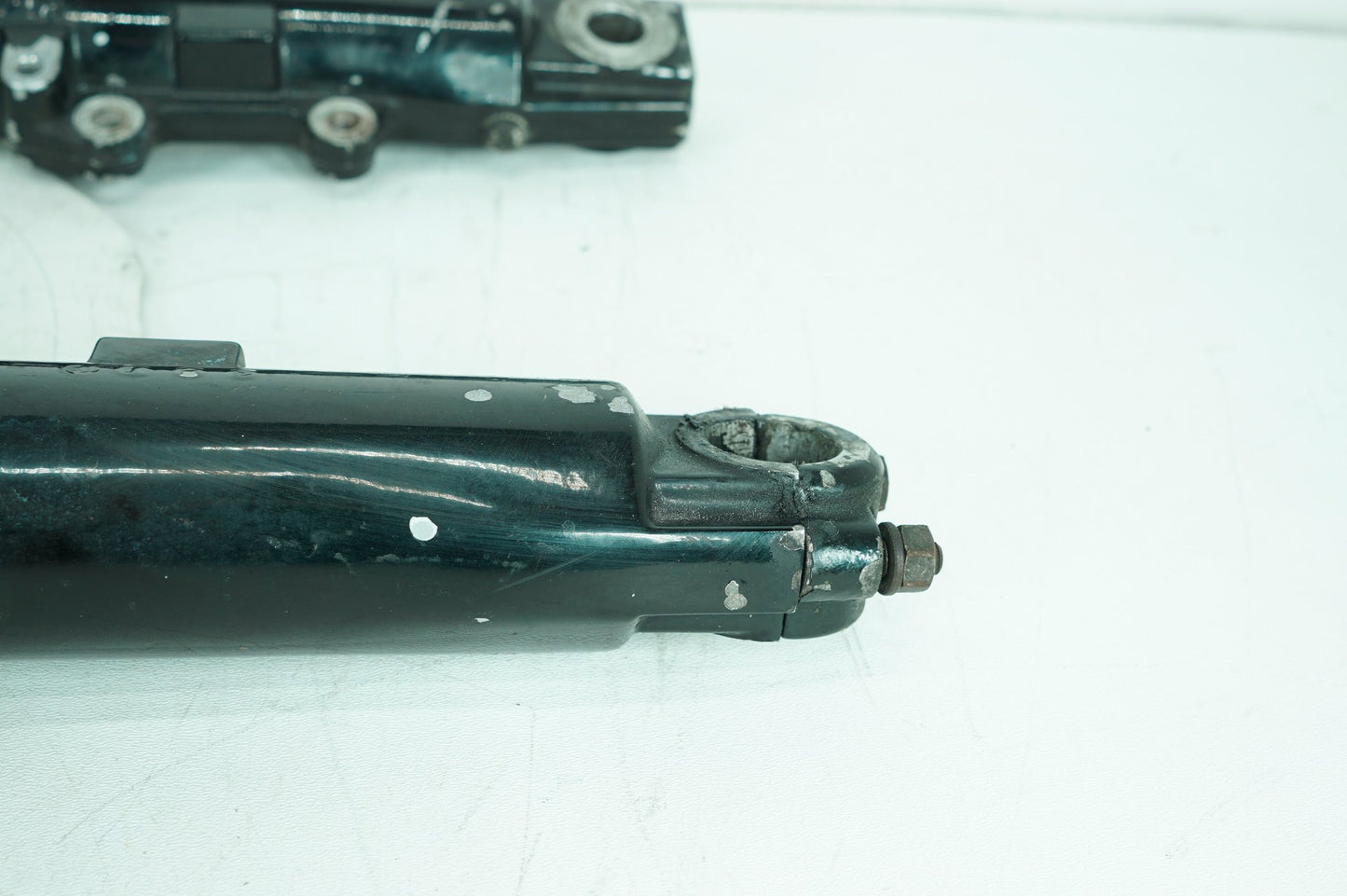 2007 - 2011 Harley-Davidson Touring Electra Glide Ultra Front Triple Tree Set & LH RH Fork Legs Sliders 46495-09