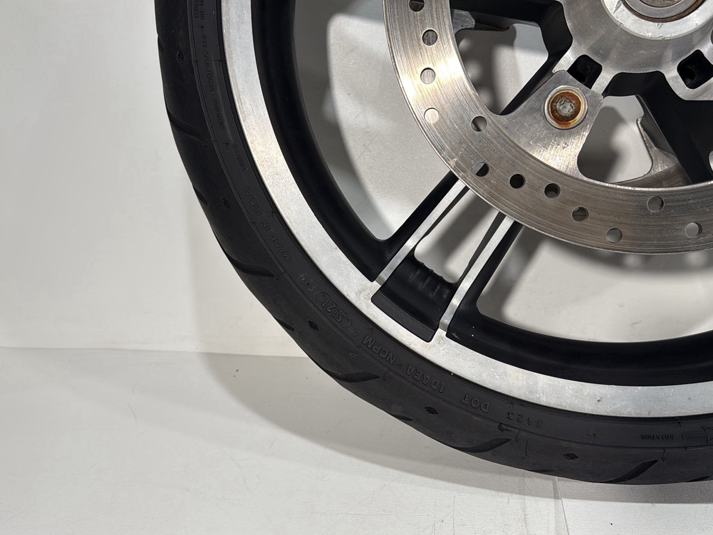 2007 - 2011 Harley-Davidson Touring Electra Glide Ultra Front & Rear Wheel Rim Tire 41085-08