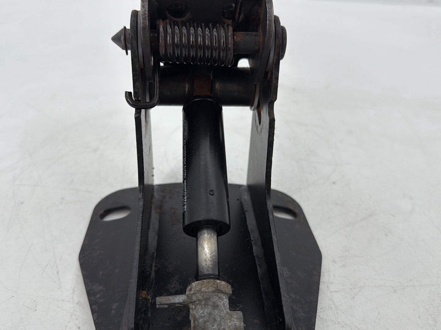 2008 Harley Touring FLHTCU Electra Glide Ultra OEM Adjustable Rider Backrest Lift Mount 52482-01A