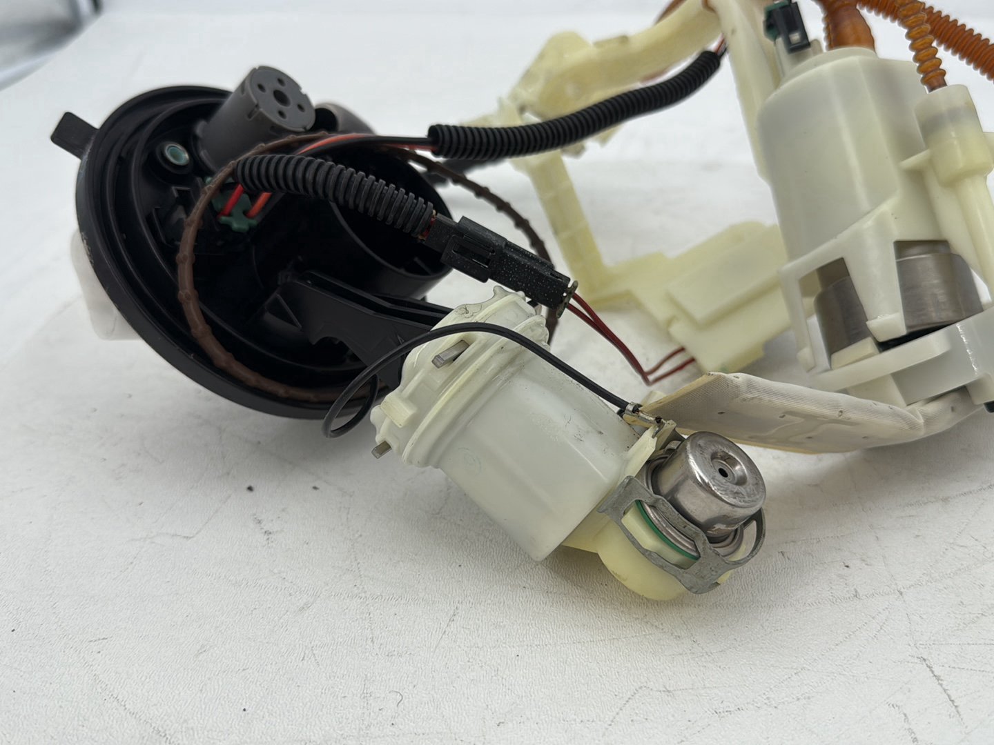 2008 - 2016 Harley-Davidson Touring Electra Glide Ultra Fuel Pump Gas Gasoline Petrol Sending 	62908-08
