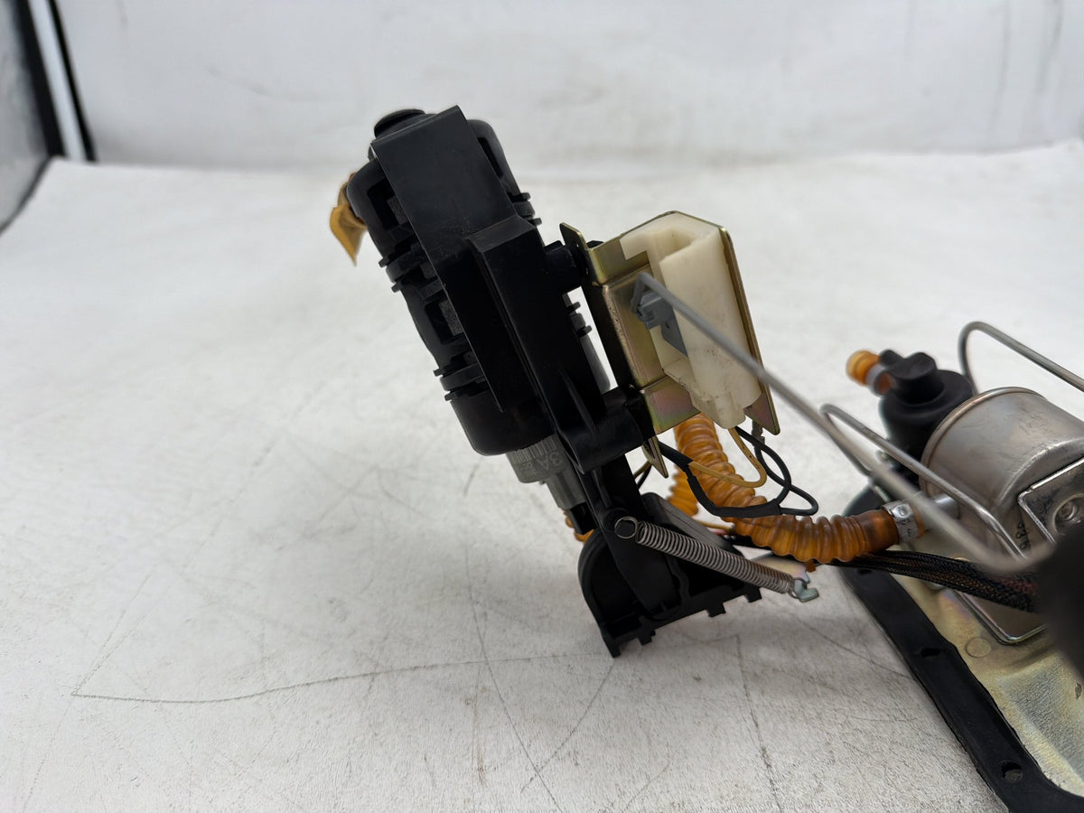 2004 Harley Heritage Softail Classic OEM Fuel Pump Gas Gasoline Petrol Sending