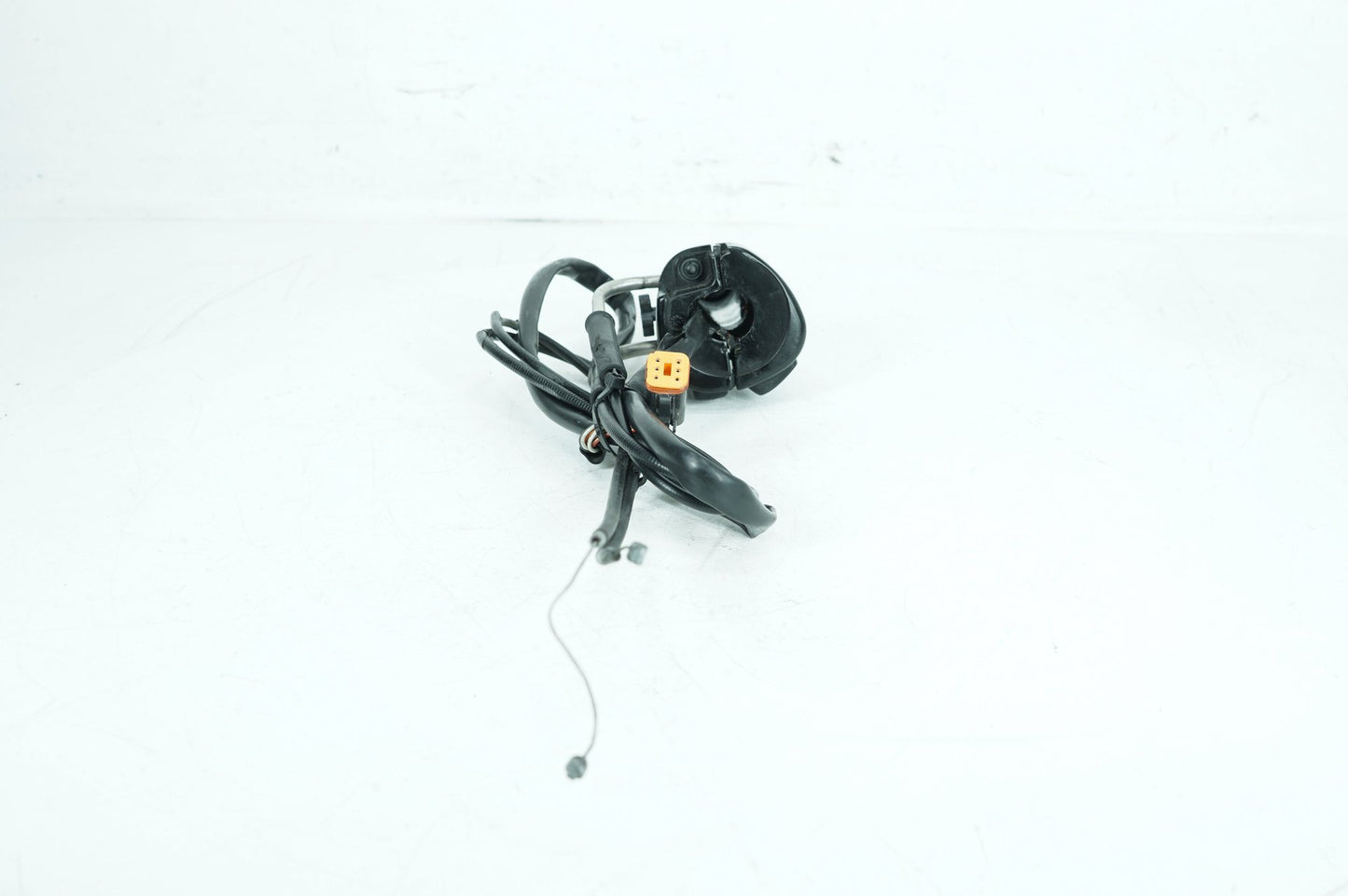 1999 - 2006 Harley-Davidson Softail Standard Right Engine Start Kill Switches Controls 71589-96B