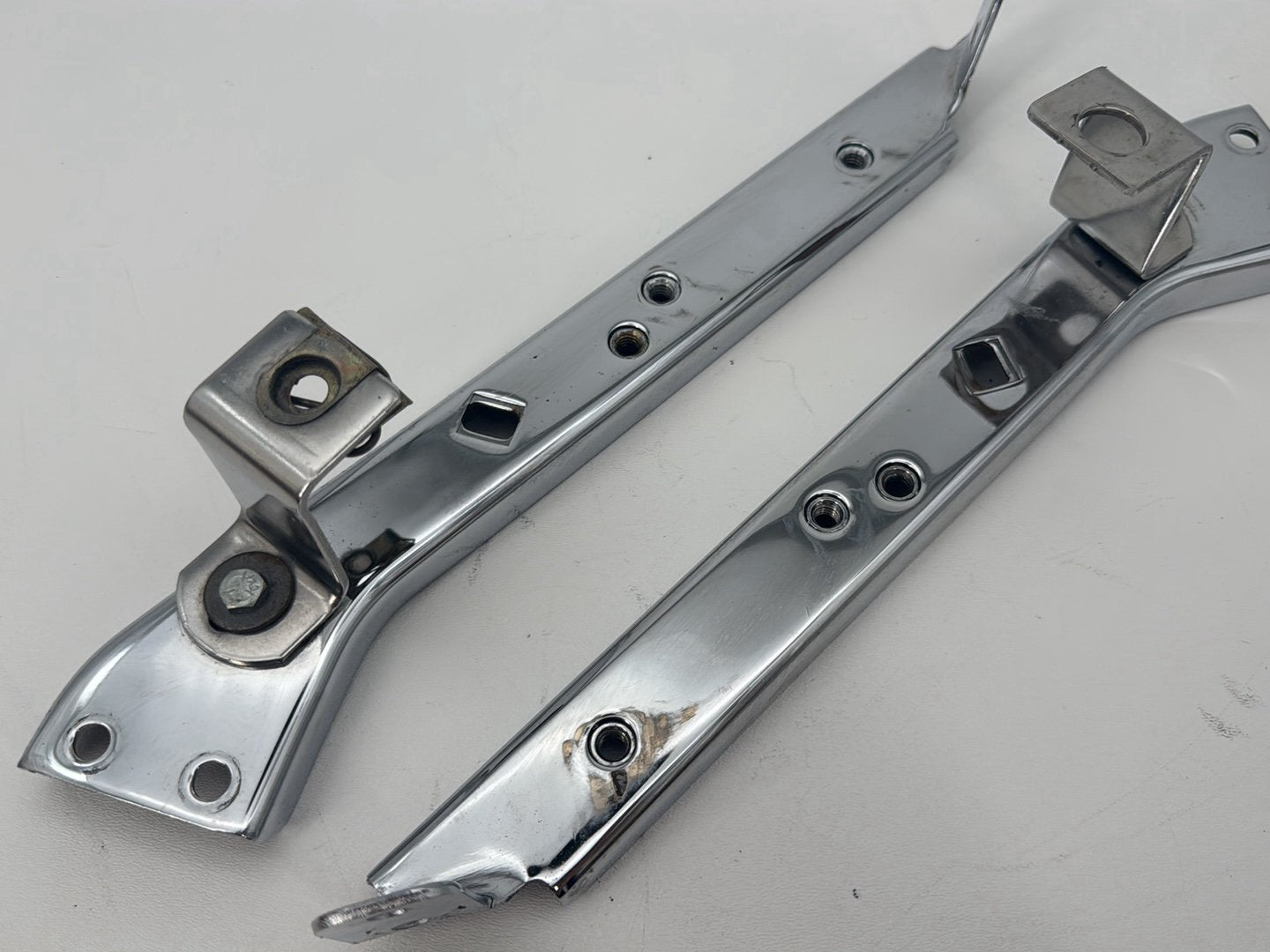 1999 - 2006 Harley-Davidson Touring Electra Glide Classic Left Right Saddlebag Fender Struts Brackets 90718-79C