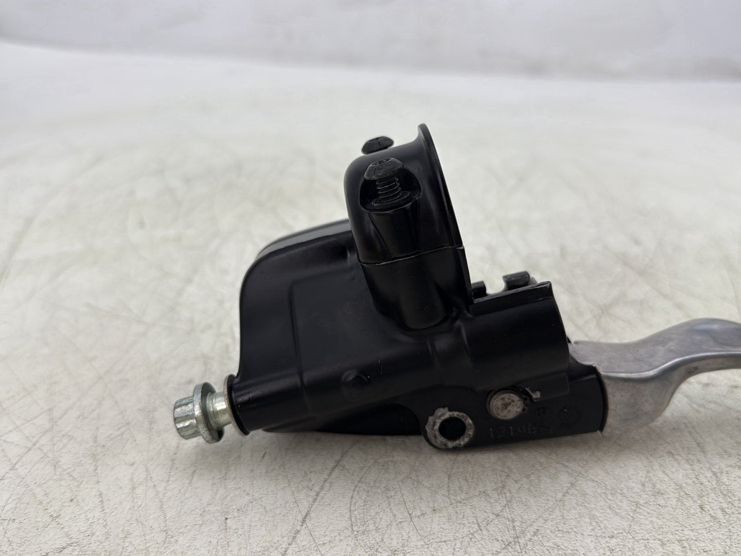 2004 Harley Dyna Super Glide FXDI OEM Front Right Brake Lever Master Cylinder