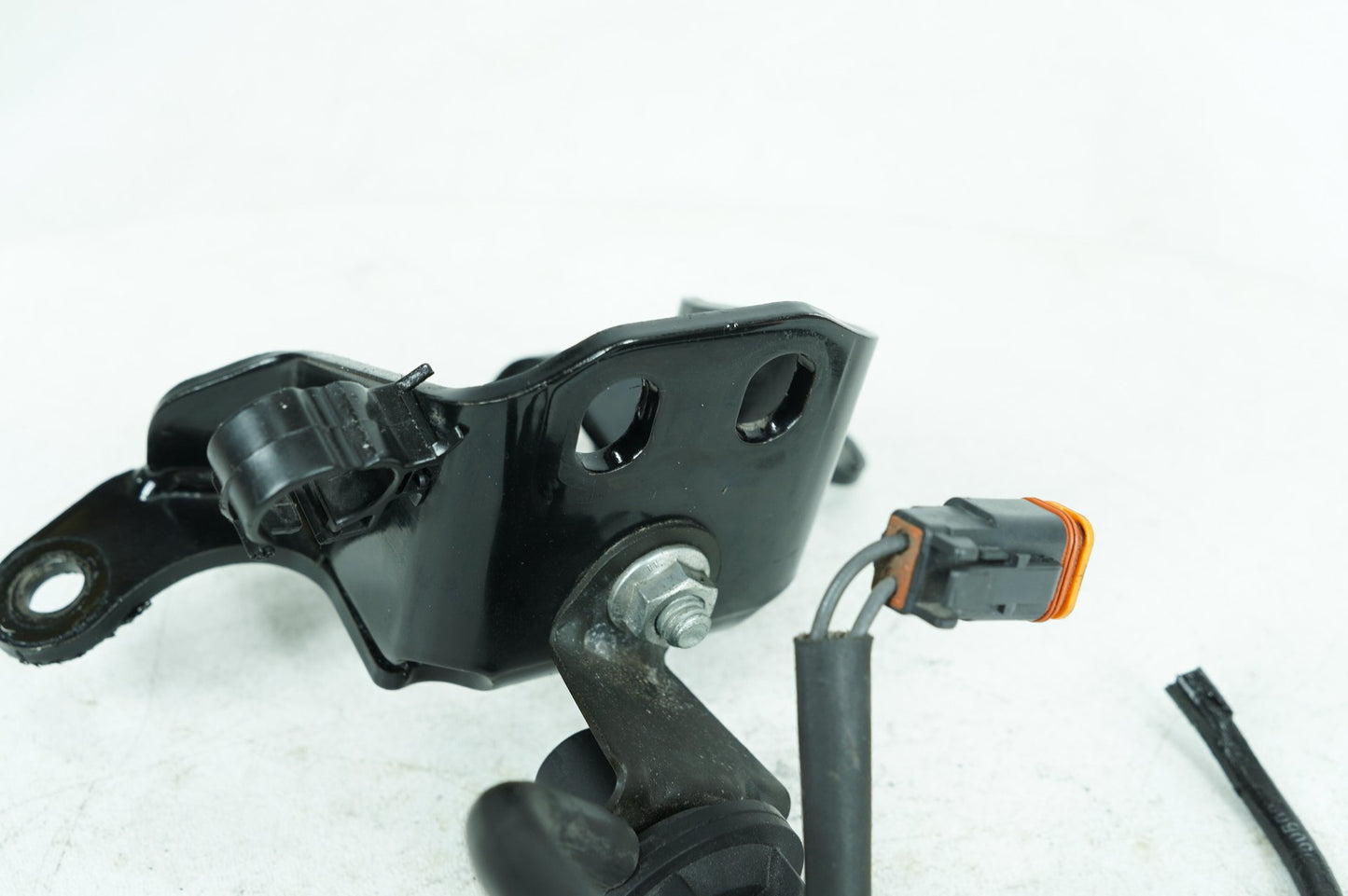 1991 - 2003 Harley-Davidson Sportster Hugger Wire Harness Loom Plug In Connector w/ Bracket Mounting Support Holder