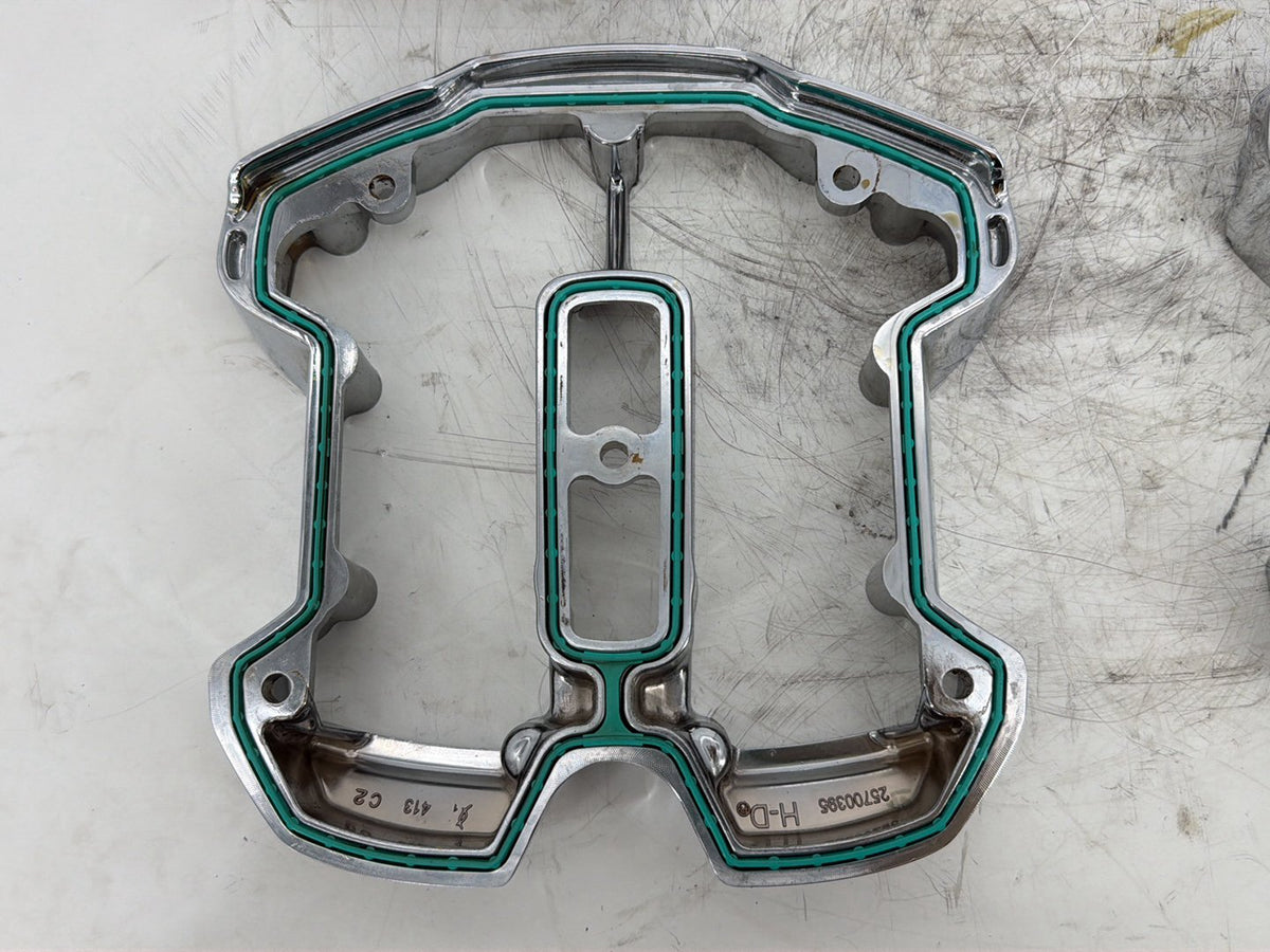 2017 Harley Touring FLHXS Street Glide OEM Twin Camshaft Cam Cover Chrome