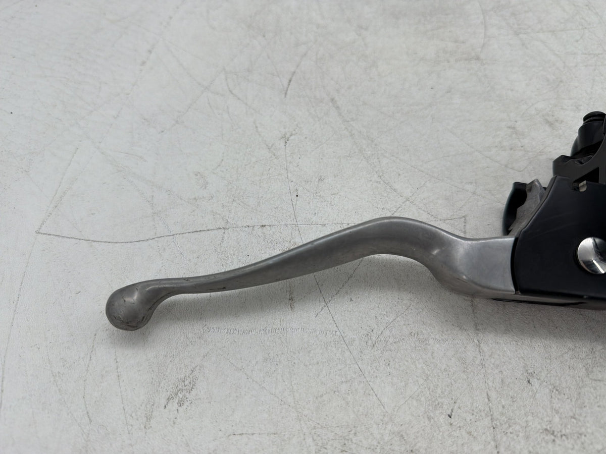 17 Harley Dyna Street Bob OEM Front Right Brake Lever Master Cylinder 9/16" bore