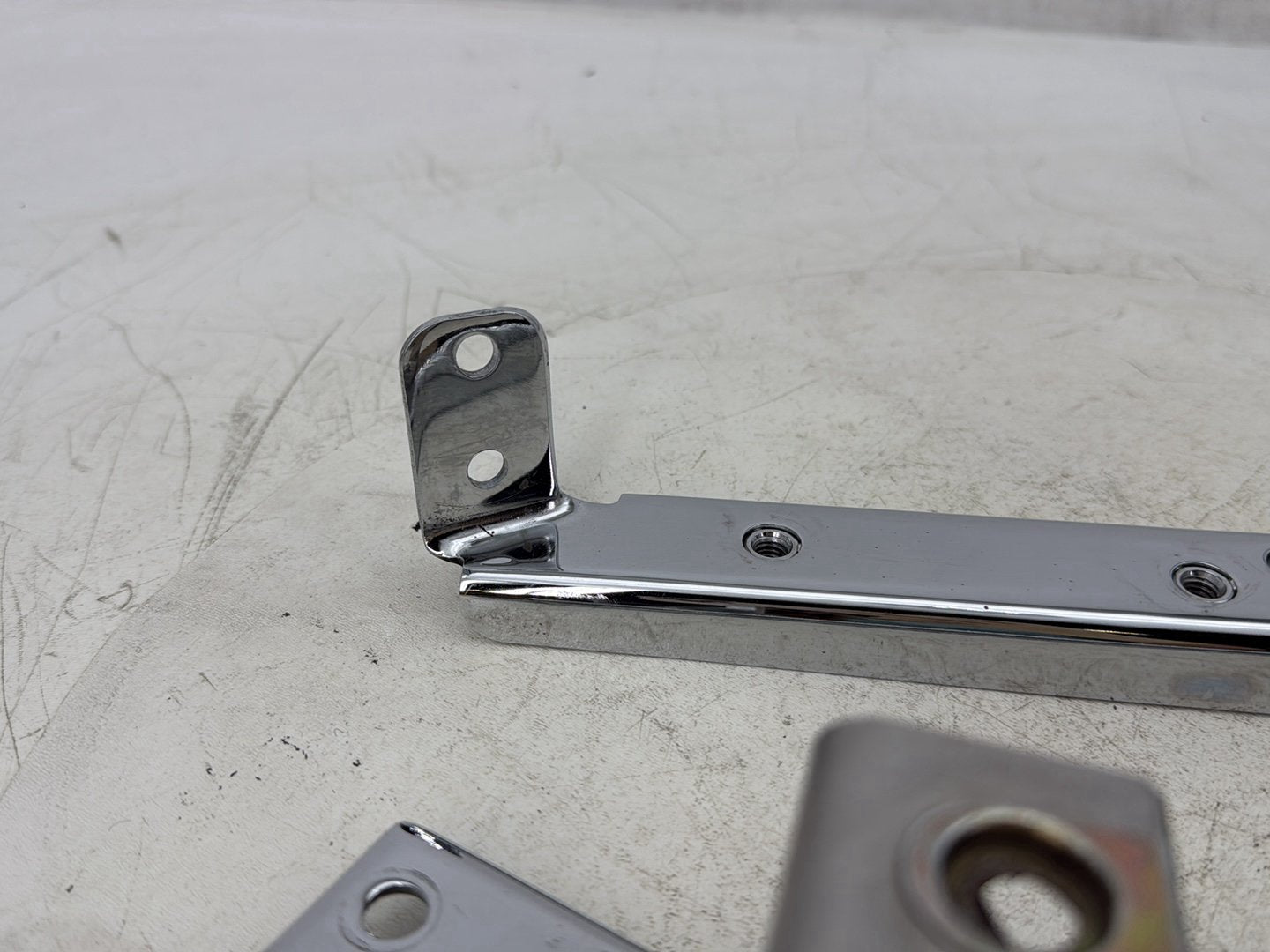 1998 Harley Touring FLHTCUI Electra Glide Ultra OEM Left Right Saddlebag Fender Struts Brackets