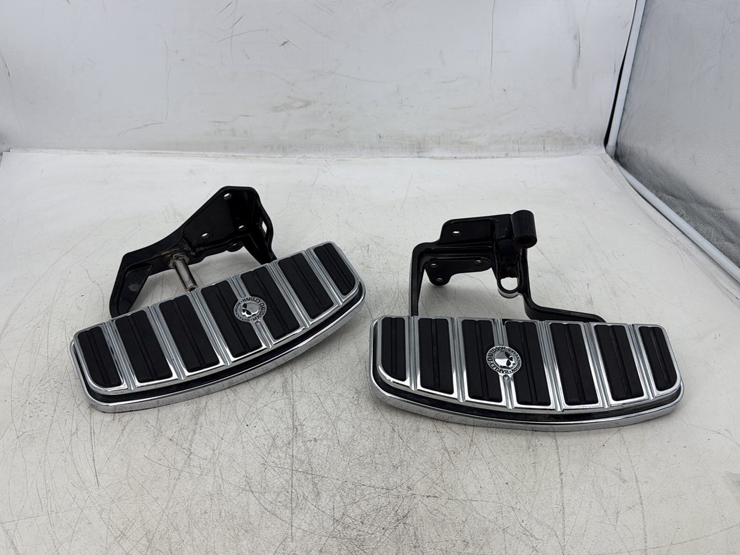 2000 Harley Softail FLSTC Heritage Classic OEM Left Right Driver Floorboard Foot Rest
