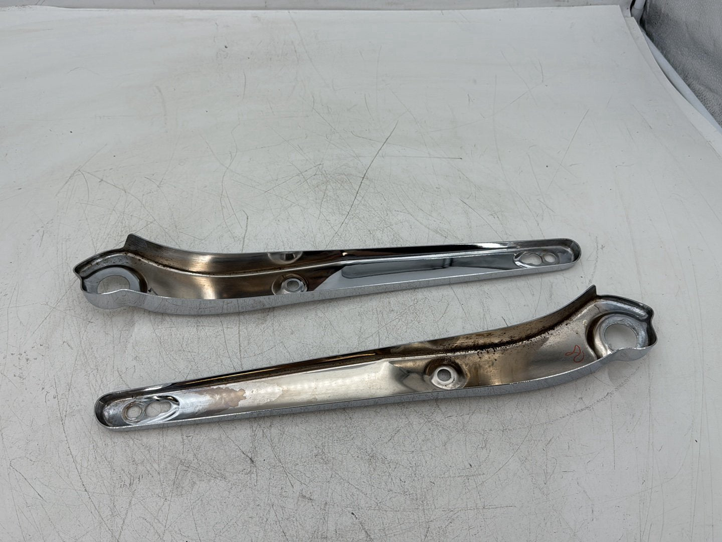 2008 Harley Dyna FXDL Low Rider Anniversary OEM Rear Left Right Fender Struts Bracket