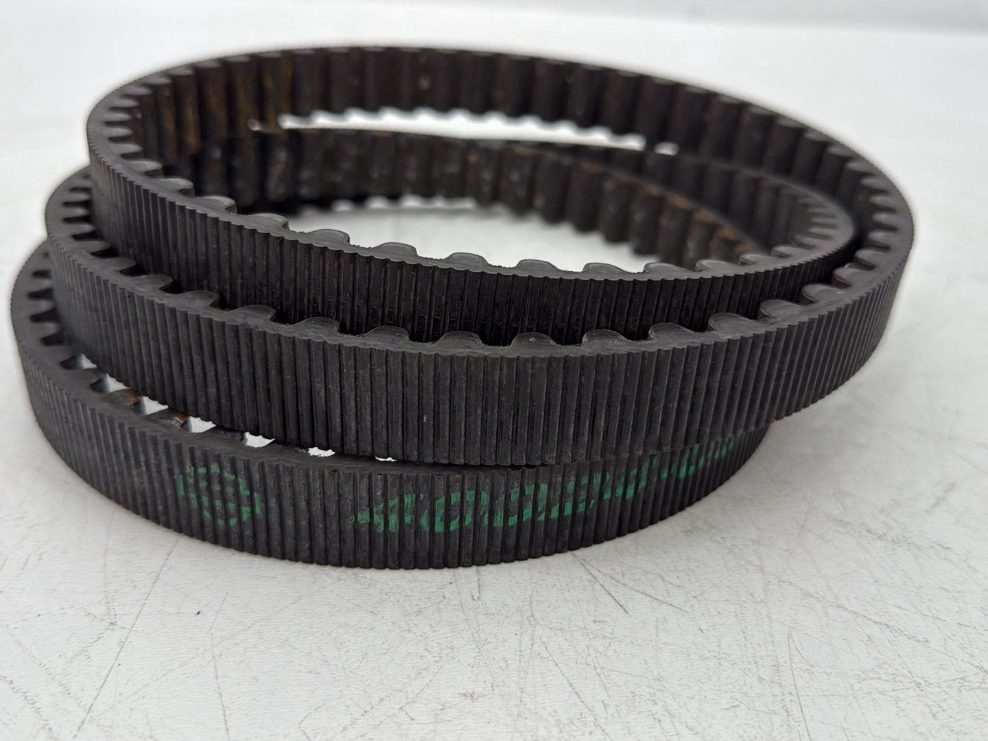 2014 Harley Street Glide Touring FLHXS OEM Rear Drive Belt 40024-09 140T 1"