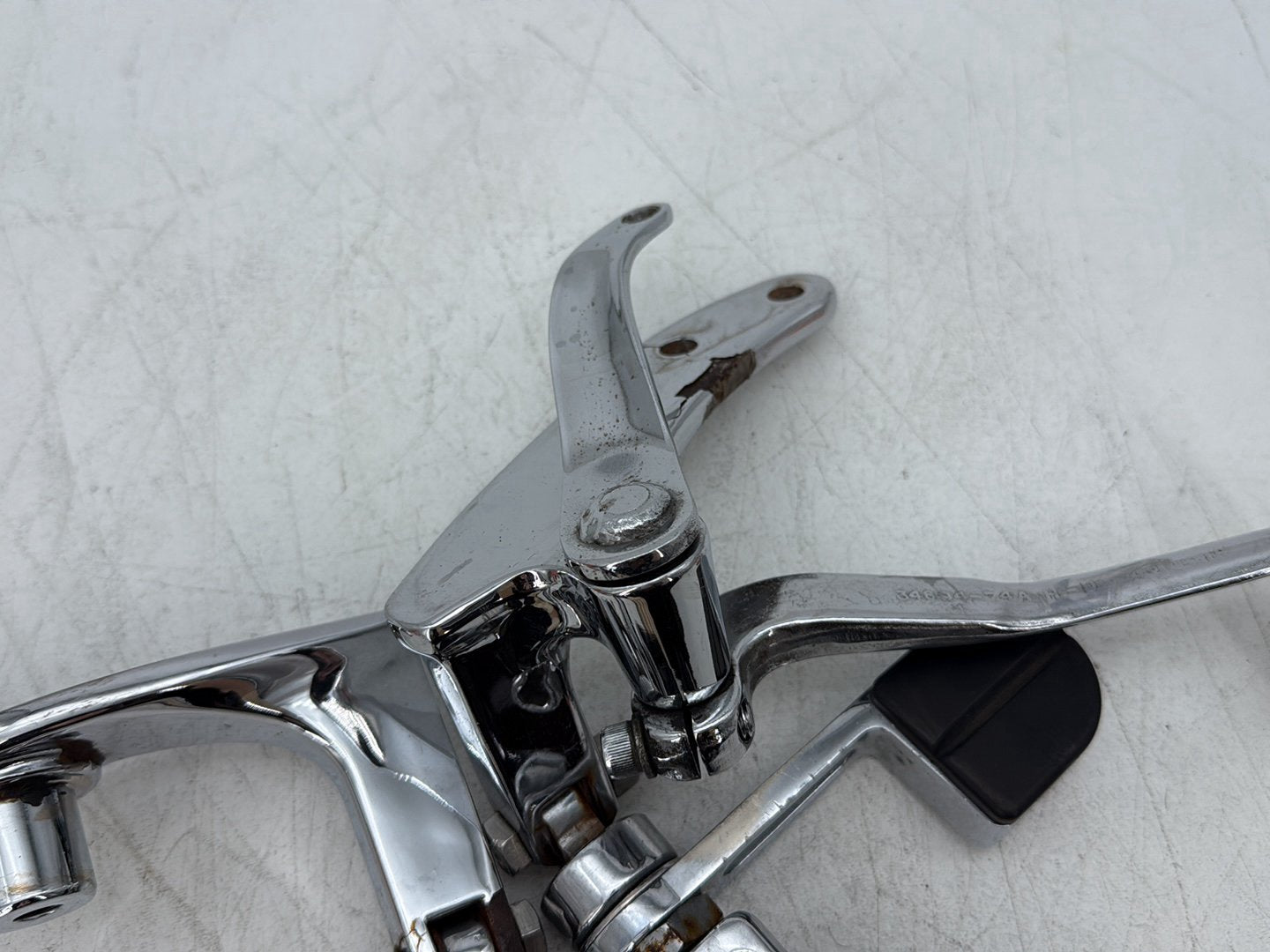 2000 Harley Dyna FXDWG Wide Glide OEM Left Right Foot Brake Control Pegs