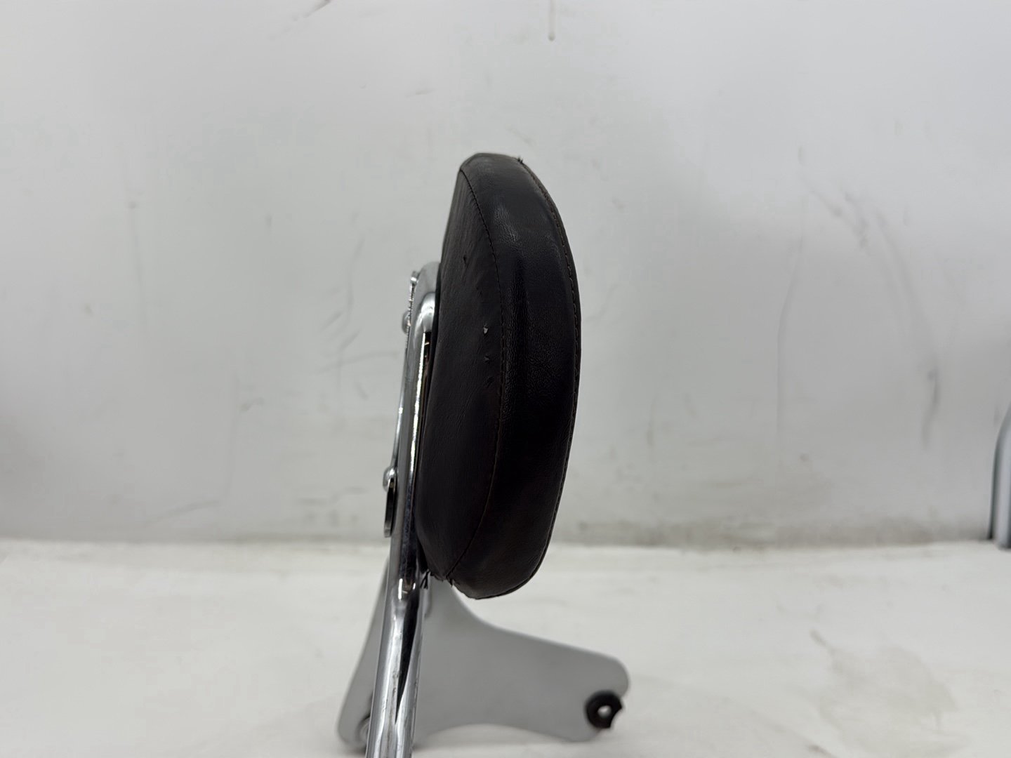 2007 Harley Street Glide Touring FLHX OEM Rear Sissy Bar w/ Backrest Cushion Pad