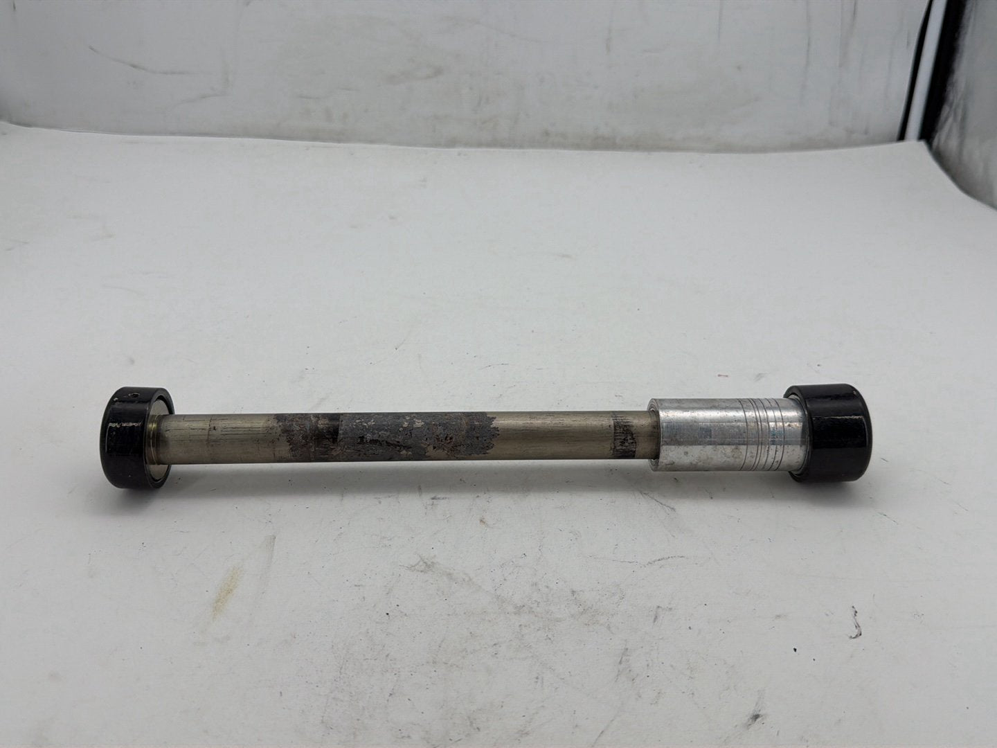 2008 Harley Dyna Fat Bob FXDF OEM Rear Wheel Axle Bolt Shaft