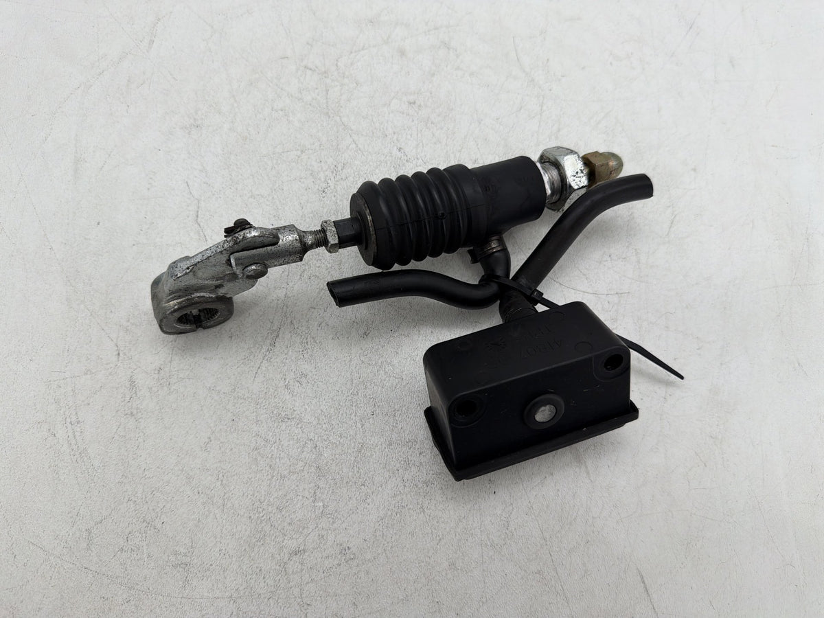 1996 Harley Electra Glide Touring Ultra OEM Rear Brake Master Cylinder Reservoir