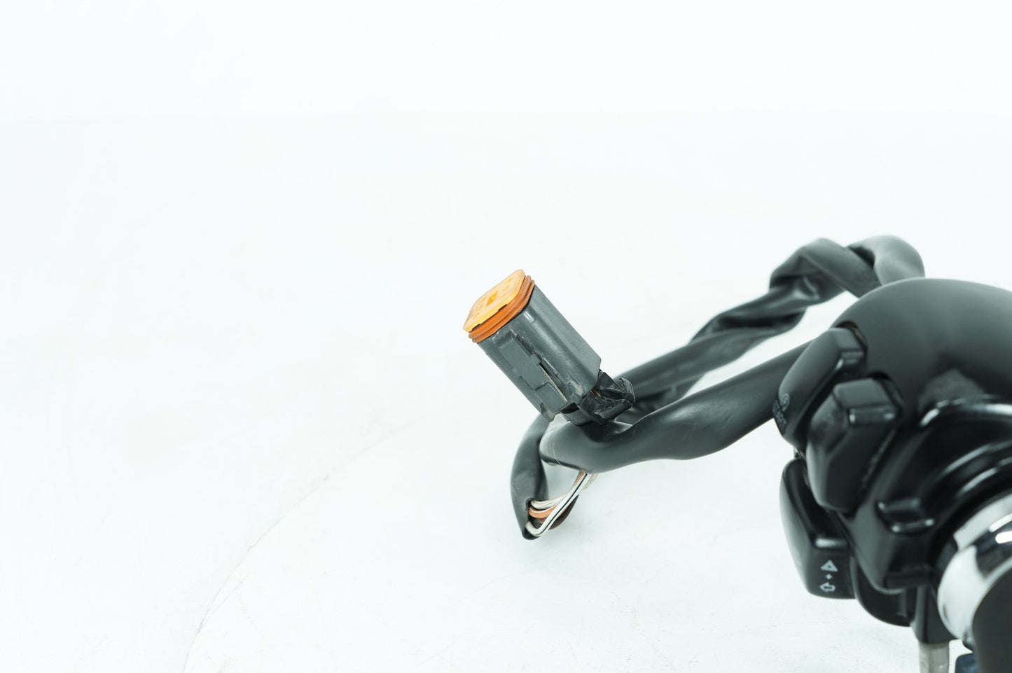 1999 - 2006 Harley-Davidson Softail Deluxe Right Engine Start Kill Switches Controls 71589-96B , 71591-00 , 71564-96