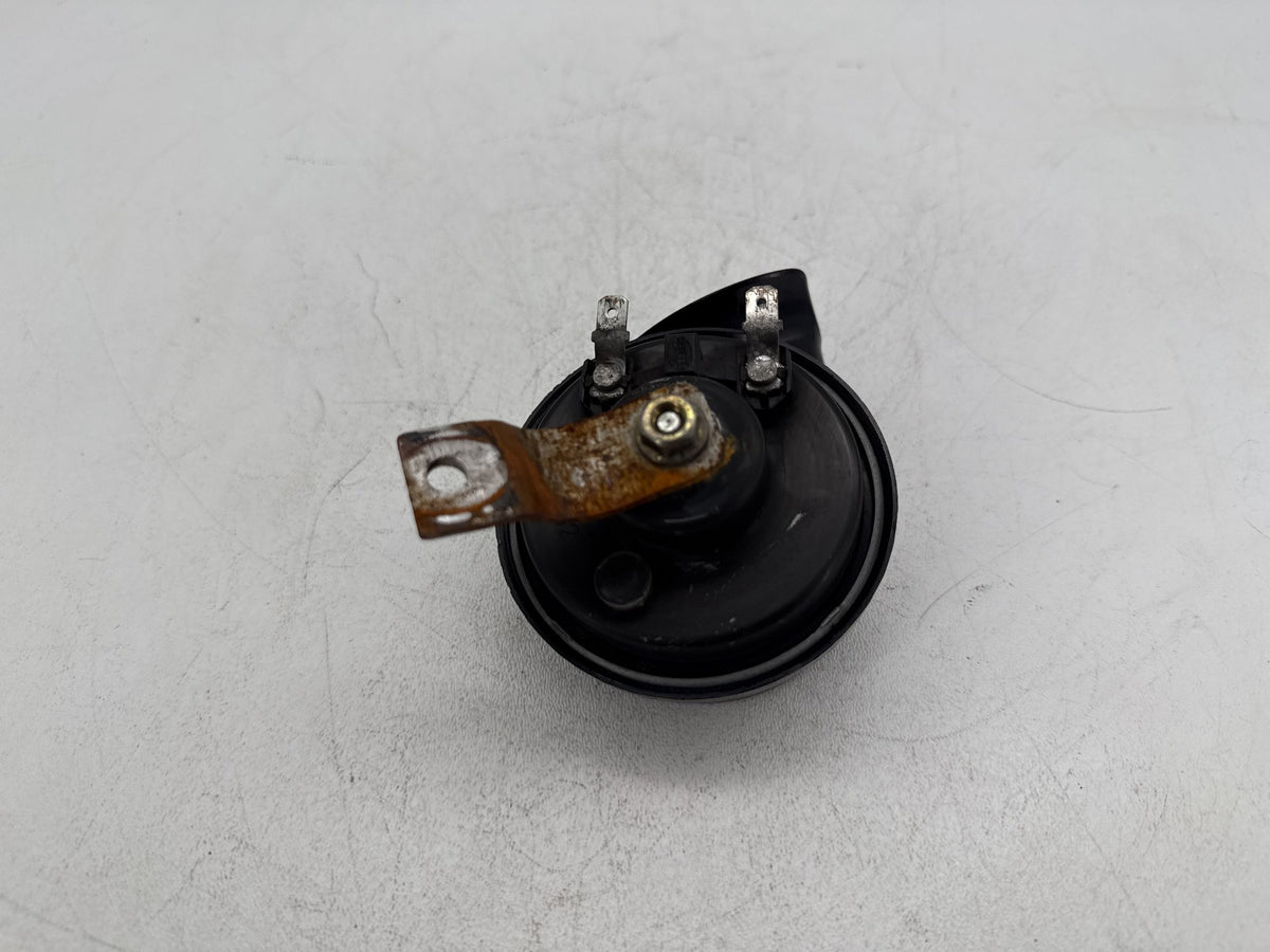 2008 Harley Dyna Fat Bob FXDF OEM Signal Horn Klaxon Beep * CRACKED *