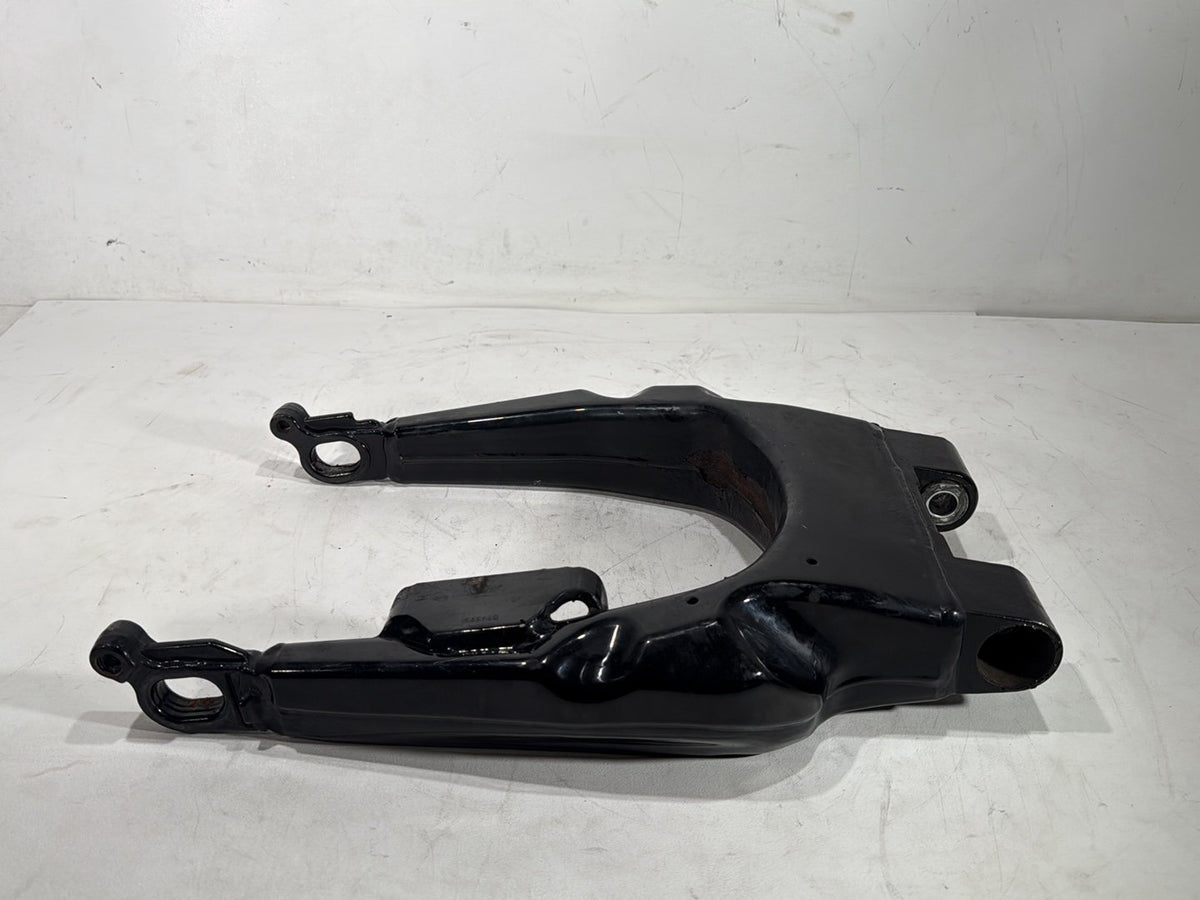 2013 Harley Electra Glide Touring Ultra FLHTCUI OEM Rear Fork Swingarm Swing Arm