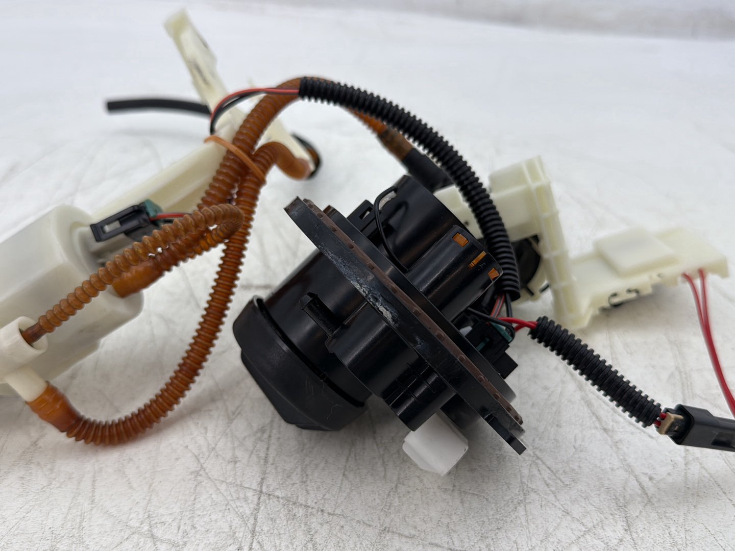 2012 Harley Street Glide Touring FLHX OEM Gas Gasoline Fuel Petrol Pump Sending