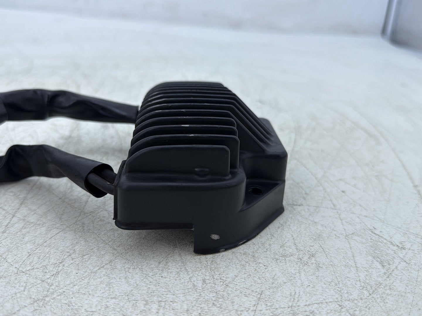 2004 Harley Dyna Super Glide FXDI OEM Voltage Regulator Rectifier