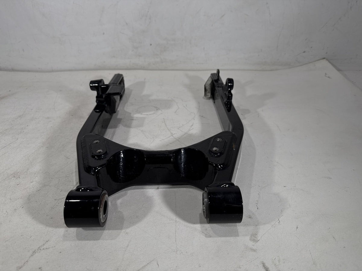 2016 Harley Dyna Fat Bob FXDF 103 OEM Rear Fork Swingarm Swing Arm
