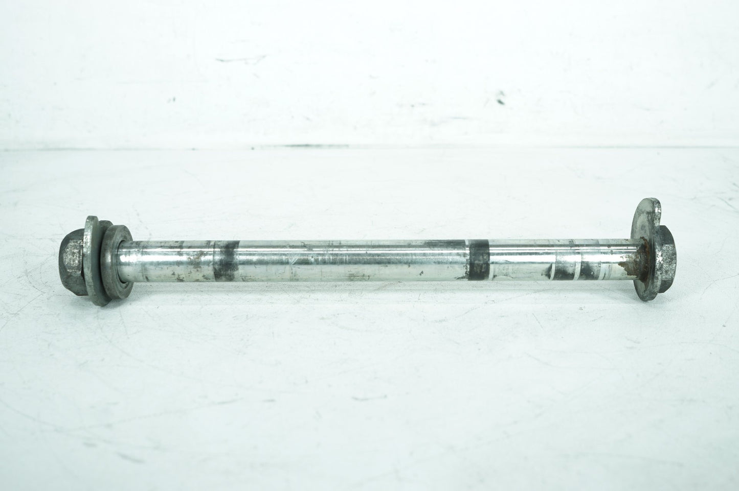 2007 - 2013 Harley-Davidson Touring Electra Glide Ultra Rear Wheel Axle Bolt Shaft 41056-09
