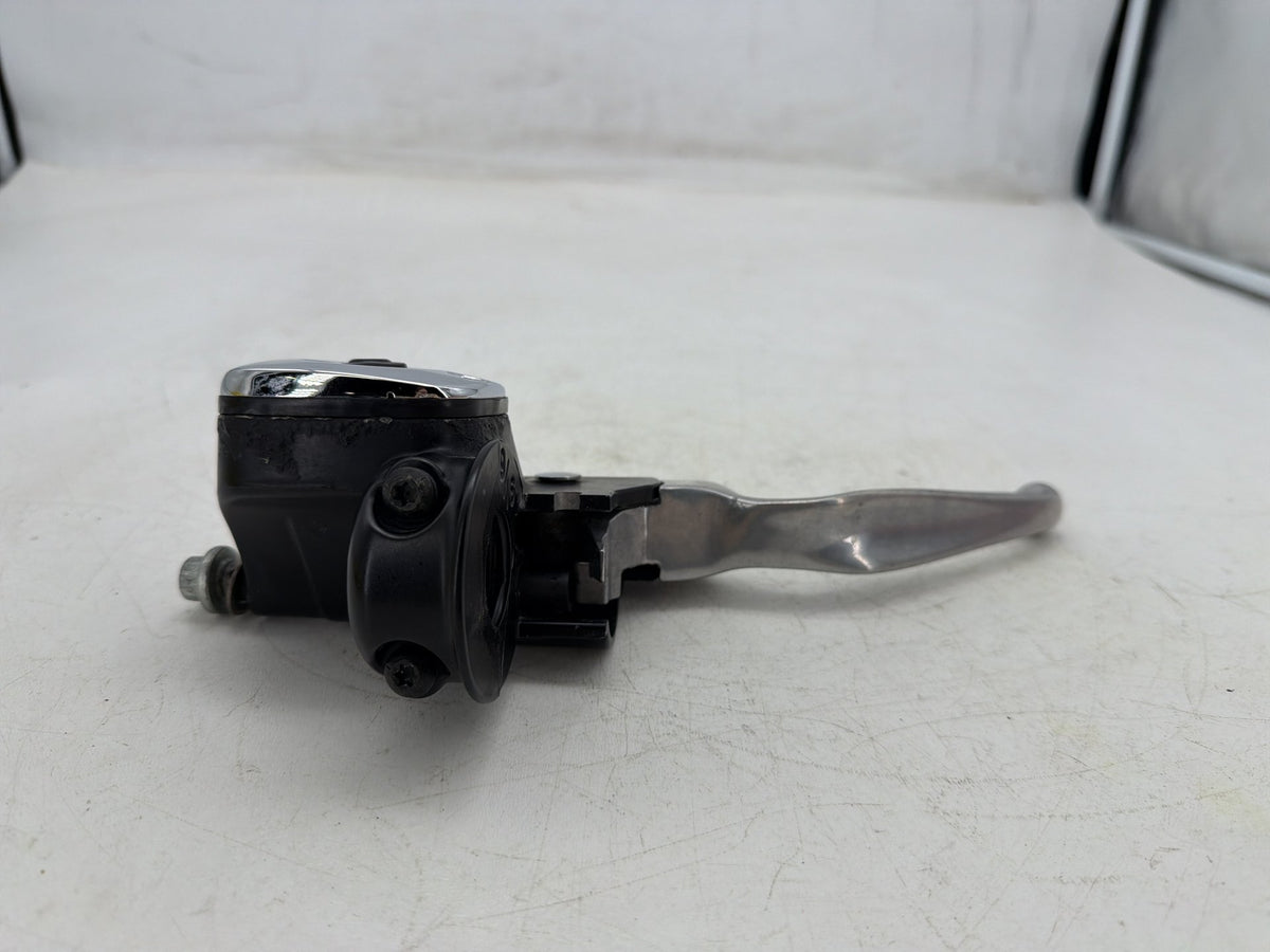 2006 Harley Softail Deuce FXSTDI OEM Front Right Brake Lever Master Cylinder