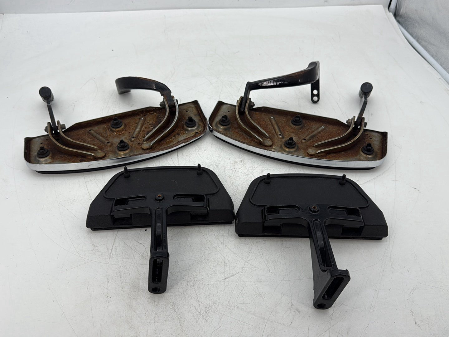 2007 Harley Touring FLHTCU Electra Glide Ultra OEM Left Right Driver & Pass Floorboard Foot Rest