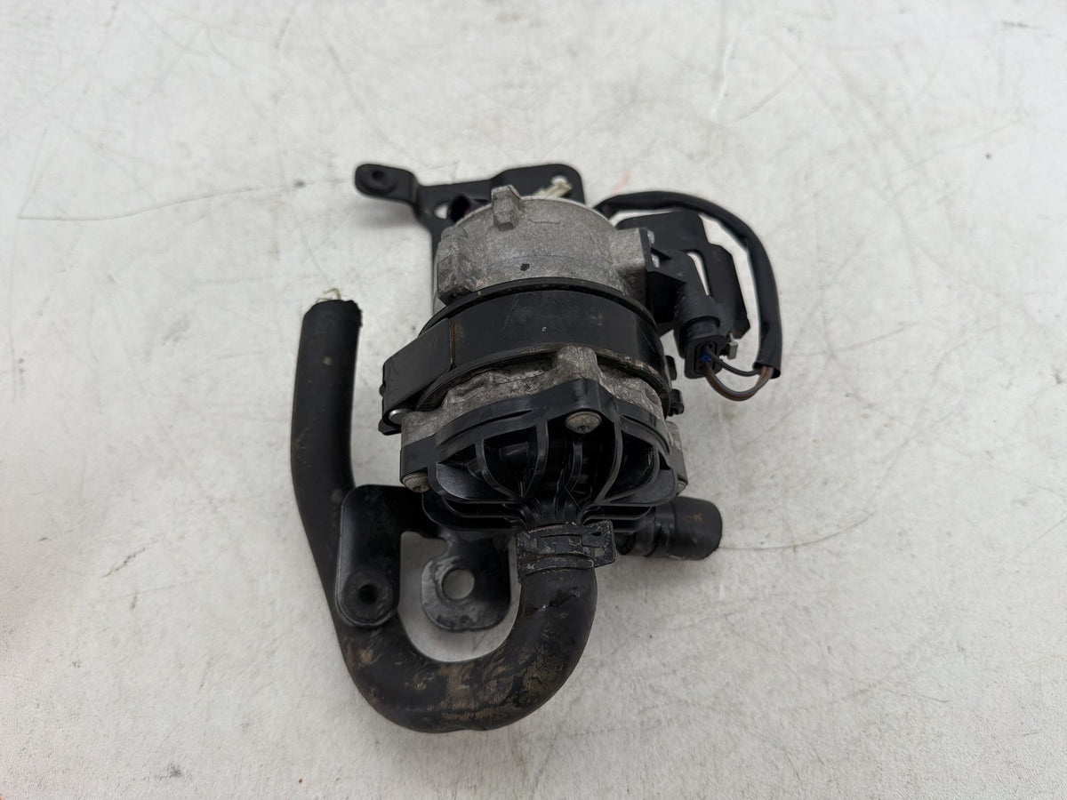 2015 Harley Electra Glide Touring Ultra Engine Coolant Motor Water Pump