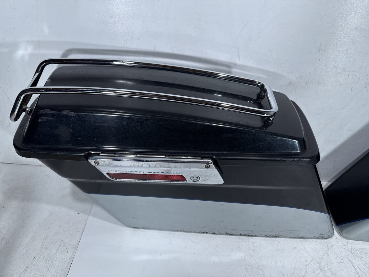 2012 Harley Electra Glide Touring Ultra OEM Left Right Saddlebags Luggage NOKey